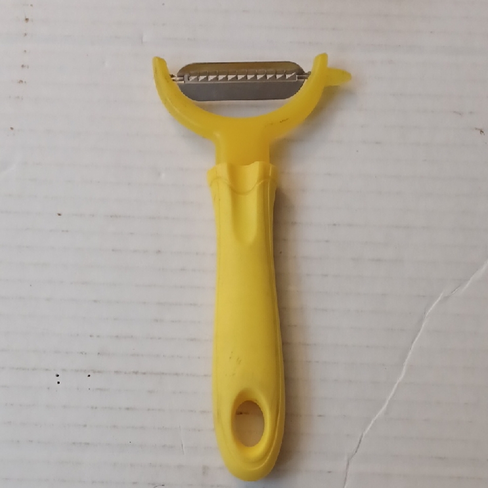4/$30 Yellow Julienne Peeler